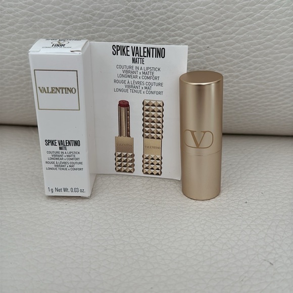 VALENTINO TRAVEL SIZE SPIKE VALENTINOMATTE COUTURE IN A LIPSTICK - Picture 2 of 5